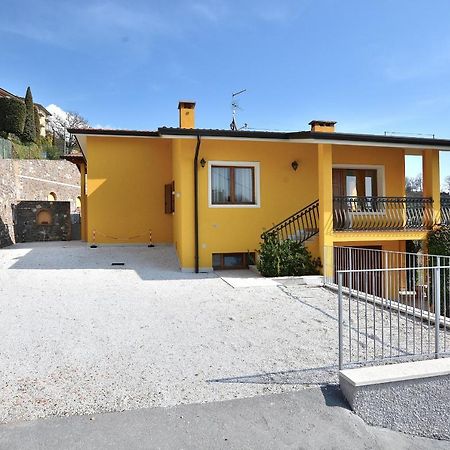 Red Apartment In Marciaga Di コステロマーノ エクステリア 写真