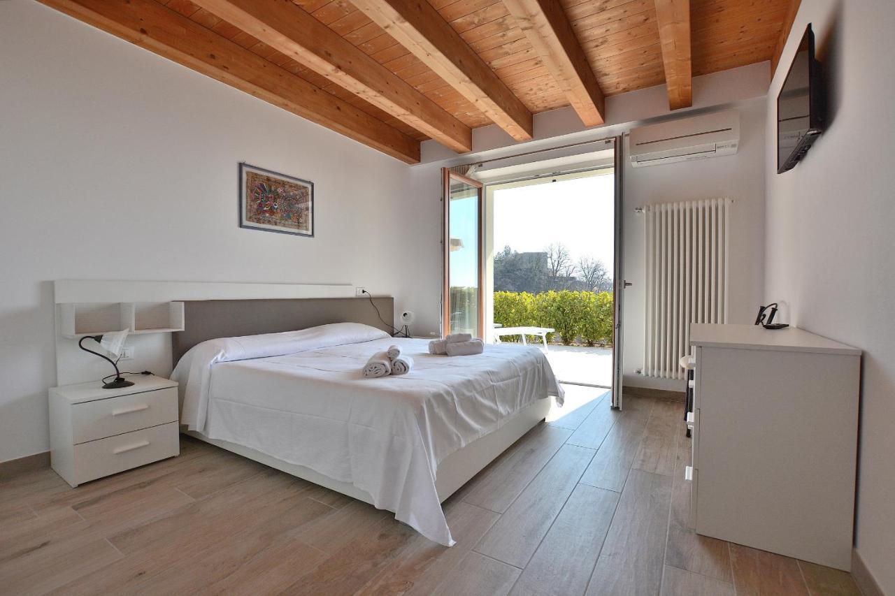 Red Apartment In Marciaga Di コステロマーノ エクステリア 写真